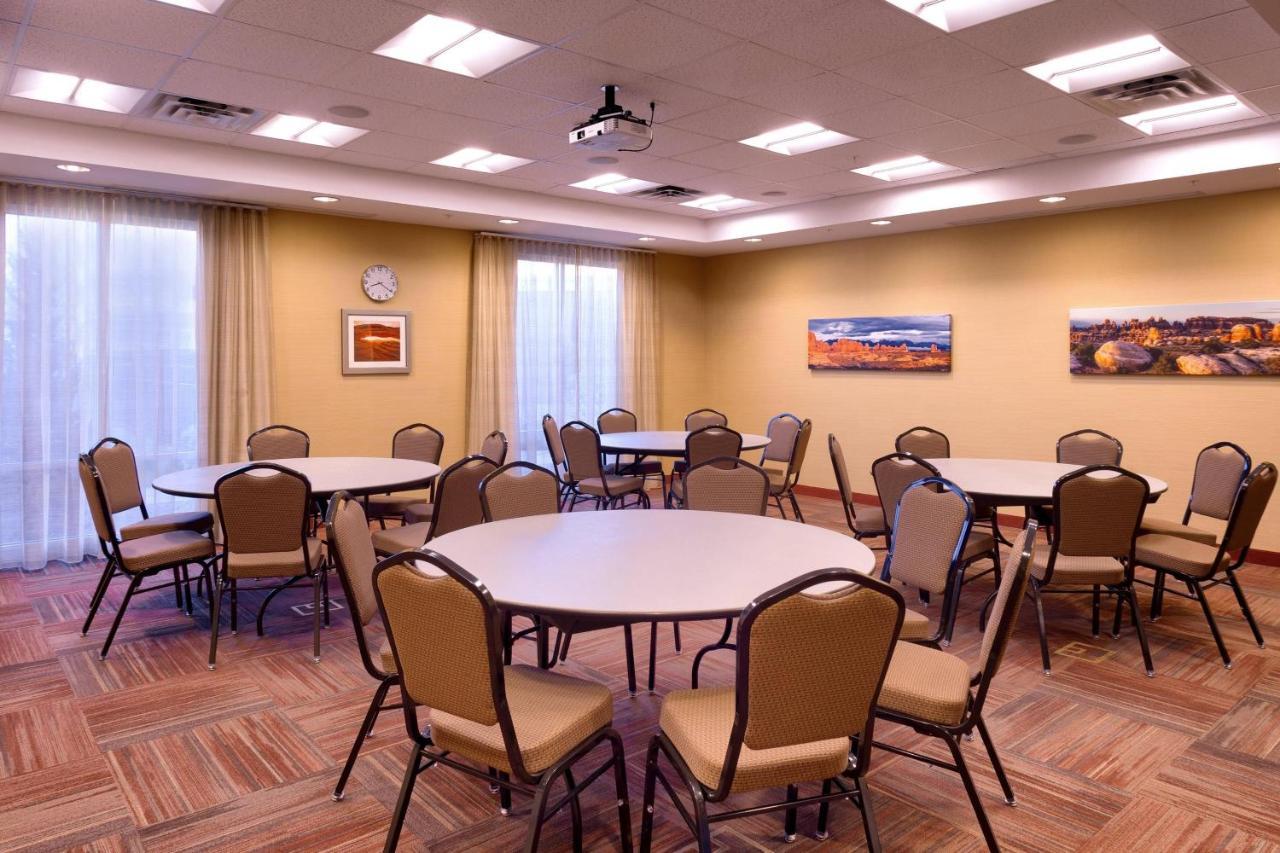 Fairfield Inn & Suites By Marriott Моуаб Екстериор снимка