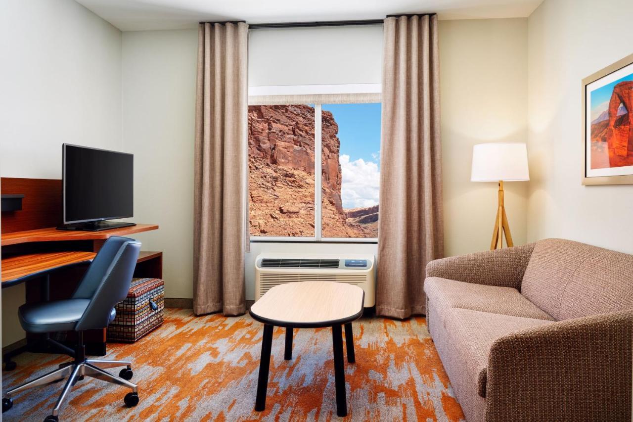 Fairfield Inn & Suites By Marriott Моуаб Екстериор снимка